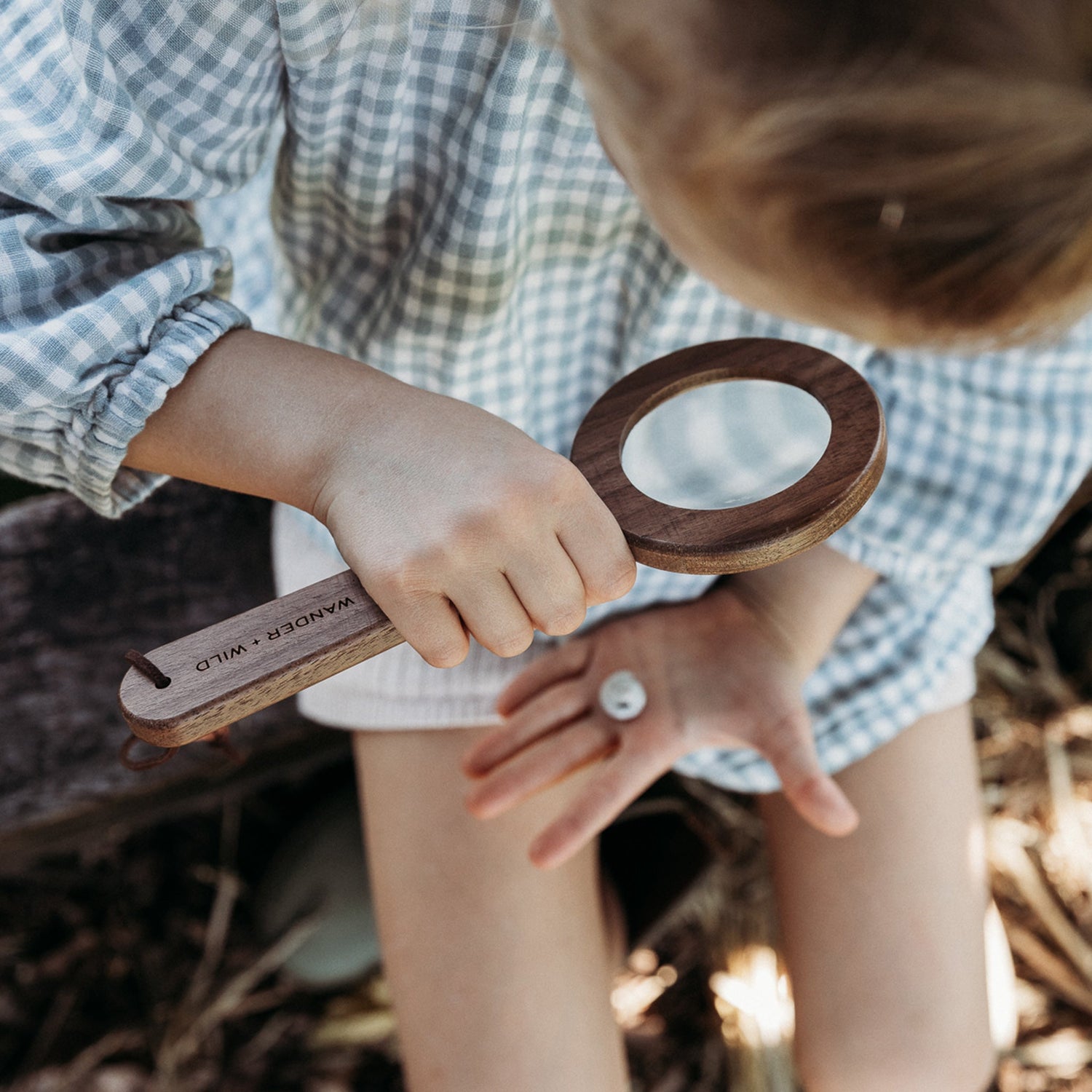 Magnifying Glass - Walnut